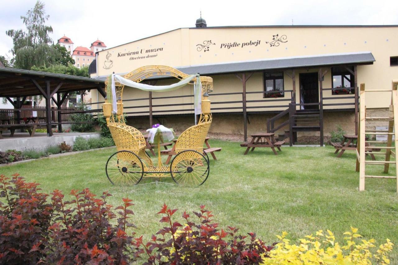 Dum Zameckych Kaplanu Hotel Valec Exterior photo